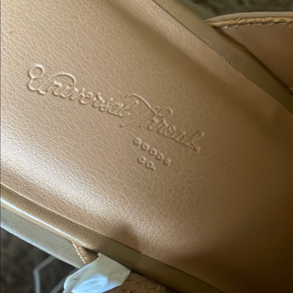 Universal Thread Shoes - Picture 2 of 7